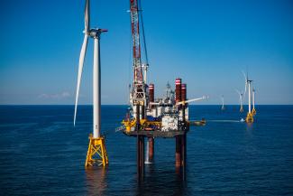 Offshore wind farm installation